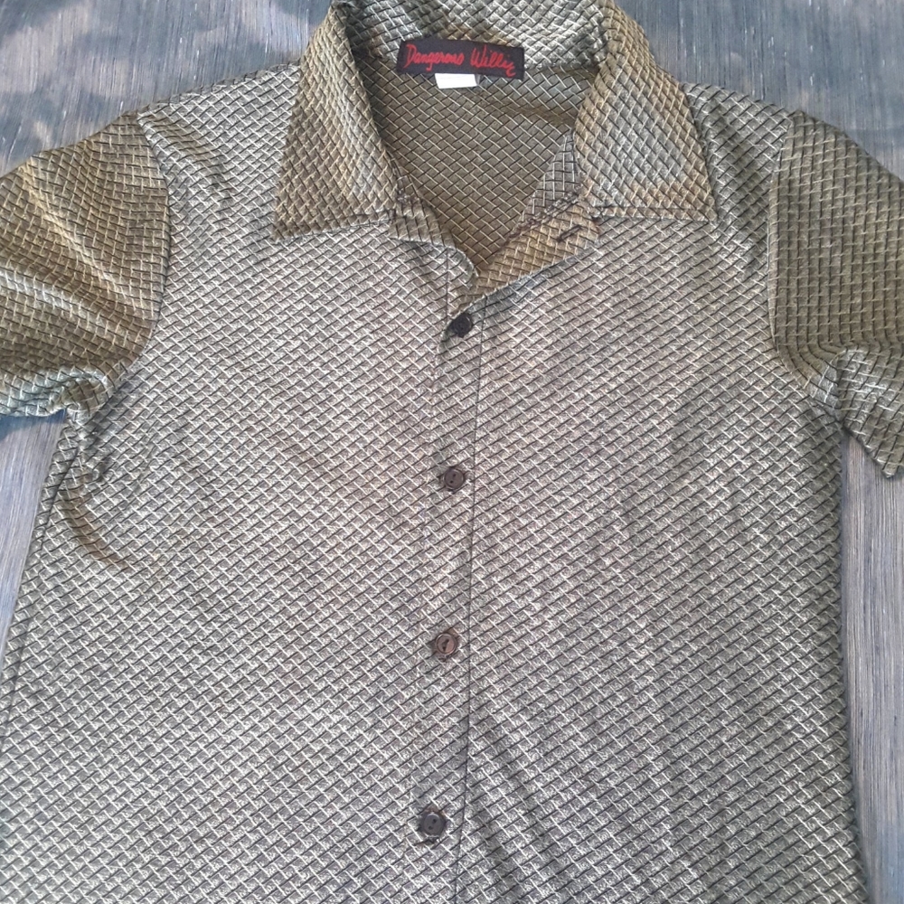 Dangerous Willie men club shirt